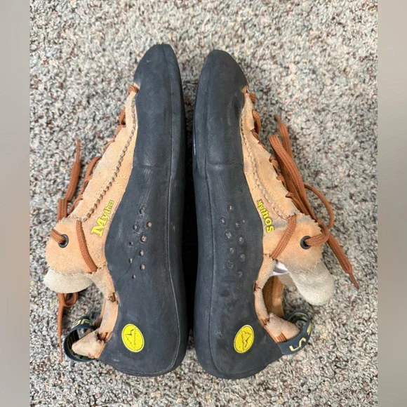 La Sportiva MythosClimbing Shoes 41